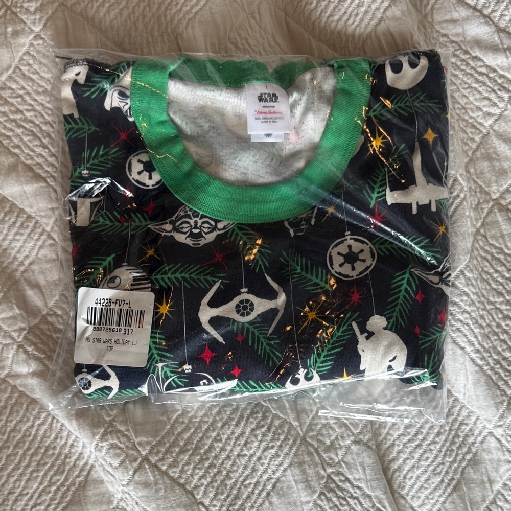 Hanna Andersson Black and Green Long Sleeve Tee